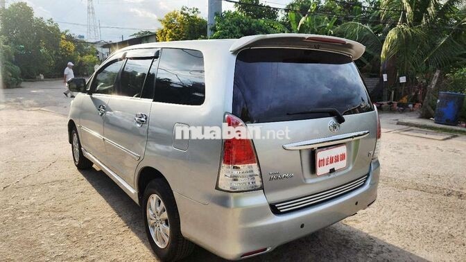 Toyota Innova Bạc Xe gia đình