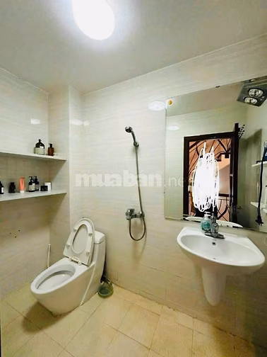 Chính chủ cho thuê nhà ngõ 62 Nguyễn Chí Thanh. DT: 65mx 5 tầng. 
