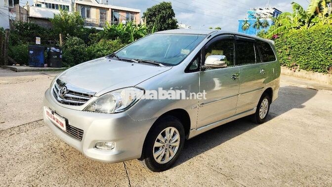 Toyota Innova Bạc Xe gia đình