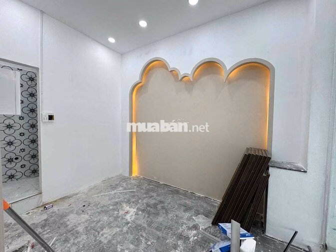 Mặt bằng cho thuê giá rẻ ngay ngã tư Phú Nhuận
