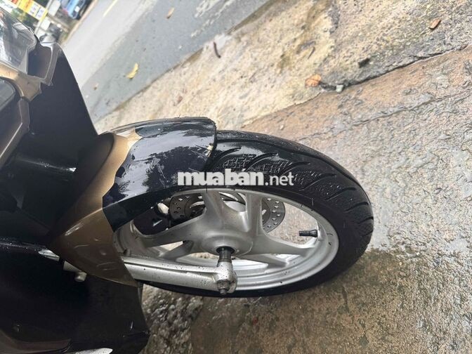 Honda Air Blade 125 Vàng đồng, đen