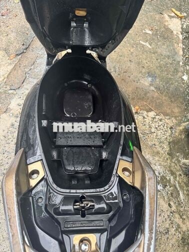 Honda Air Blade 125 Vàng đồng, đen