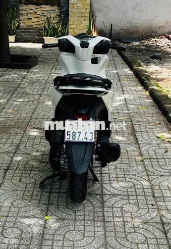 Honda SH 125i sx cuoi 2022 Trắng đen 9 chủ