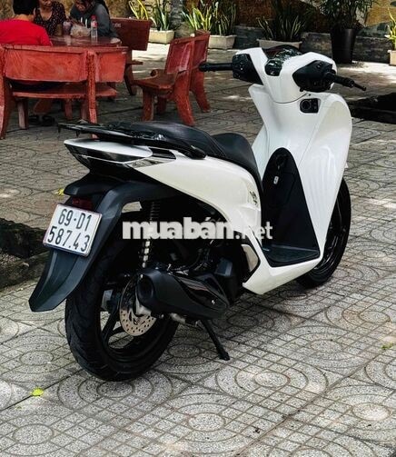 Honda SH 125i sx cuoi 2022 Trắng đen 9 chủ