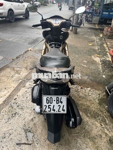 Honda Air Blade 125 Vàng đồng, đen