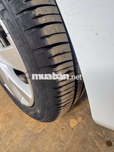 Hyundai Accent 2013 Tự động Trắng 110000 km