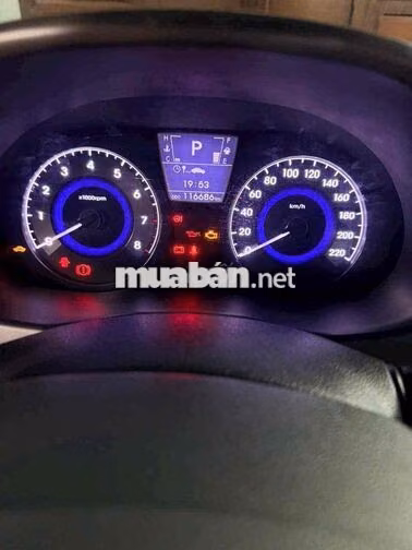 Hyundai Accent 2013 Tự động Trắng 110000 km