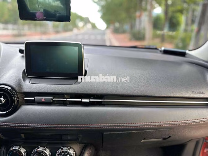 Cần bán Mazda2 2015