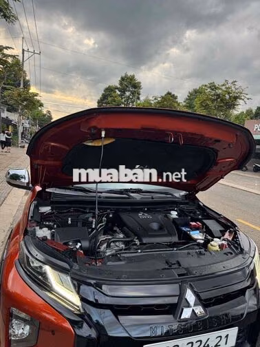 Mitsubishi Triton 4*4 bản full số tự động