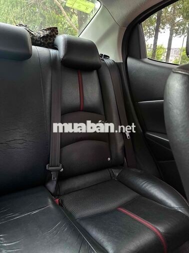 Cần bán Mazda2 2015