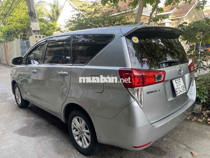 Toyota Innova 2017 Bạc 7 chỗ