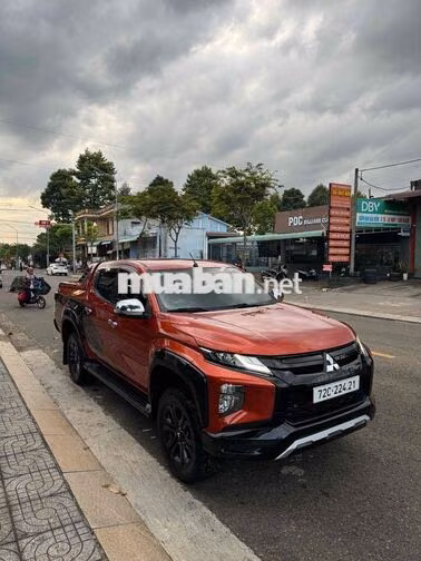 Mitsubishi Triton 4*4 bản full số tự động