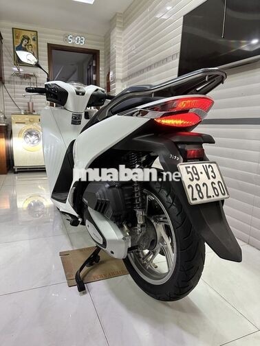 Xe máy Honda SHi 150, ABS đời 2020 màu trắng