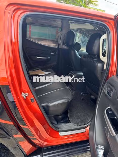 Mitsubishi Triton 4*4 bản full số tự động