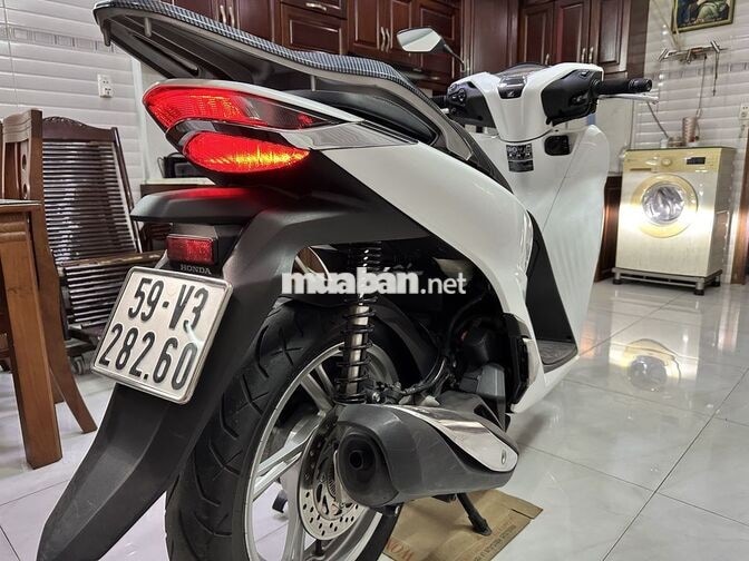 Xe máy Honda SHi 150, ABS đời 2020 màu trắng
