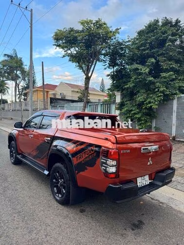 Mitsubishi Triton 4*4 bản full số tự động