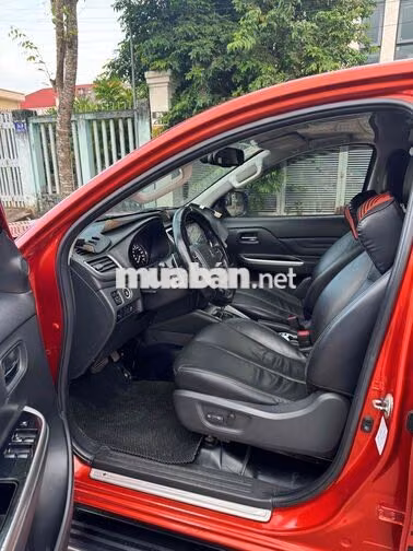 Mitsubishi Triton 4*4 bản full số tự động