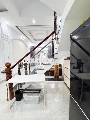 🏡 BÁN NHÀ PHỐ – HẺM XE HƠI LỚN, AN NINH TỐT – VỊ TRÍ ĐẸP