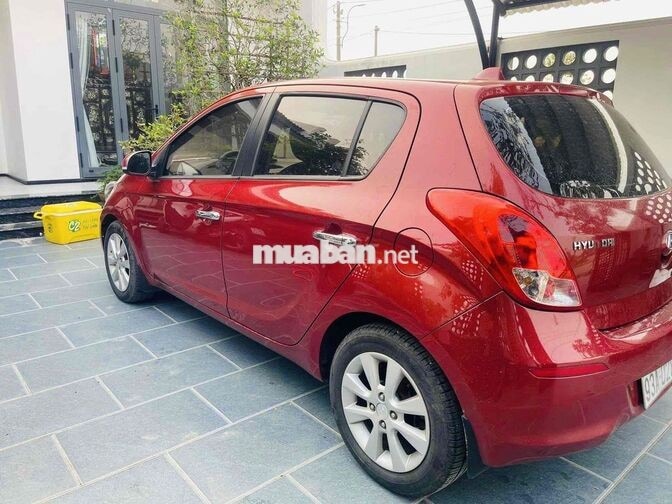Hyundai i20 std 2013 Đỏ