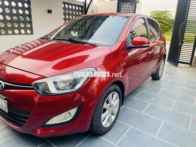 Hyundai i20 std 2013 Đỏ