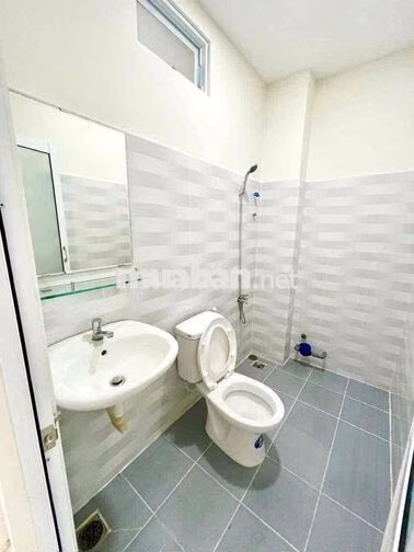 Cho thuê căn hộ Studio Cửa sổ Q4 gần ĐH Luật, ĐH Nguyễn Tất Thành