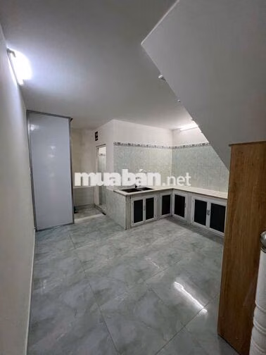 Cho Thuê Nhà Nguyên Căn/MTKD 3PN 3WC, 4x18m, cách AEON Mall TP 300m