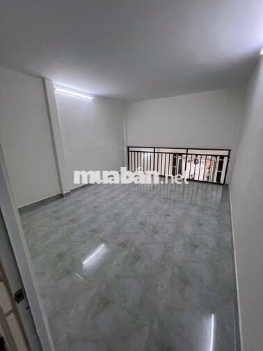 Cho Thuê Nhà Nguyên Căn/MTKD 3PN 3WC, 4x18m, cách AEON Mall TP 300m
