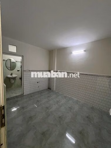 Cho Thuê Nhà Nguyên Căn/MTKD 3PN 3WC, 4x18m, cách AEON Mall TP 300m