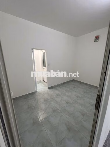 Cho Thuê Nhà Nguyên Căn/MTKD 3PN 3WC, 4x18m, cách AEON Mall TP 300m