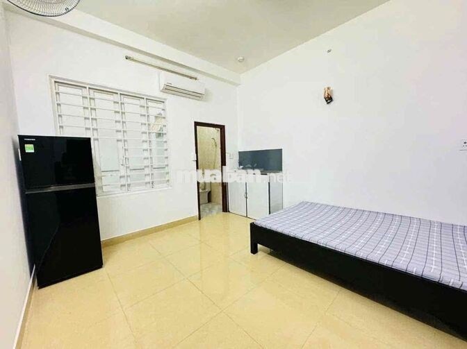 CĂN HỘ BẾP TÁCH BIỆT BAN CÔNG CỬA SỔ FULL NỘI THẤT QUANG TRUNG