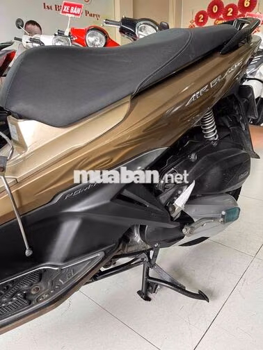 Honda Air Blade 125cc Vàng đồng Xăng điện tử