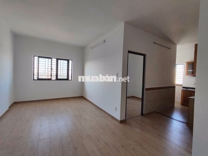 Bán chung cư gần 590 Mạng Tháng Tám, Quận 10
