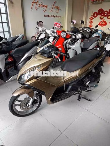 Honda Air Blade 125cc Vàng đồng Xăng điện tử