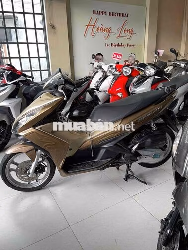 Honda Air Blade 125cc Vàng đồng Xăng điện tử