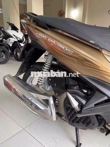 Honda Air Blade 125cc Vàng đồng Xăng điện tử