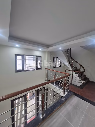 Cho thuê hoặc bán nhà ngõ đường Cổ Linh - Long Biên