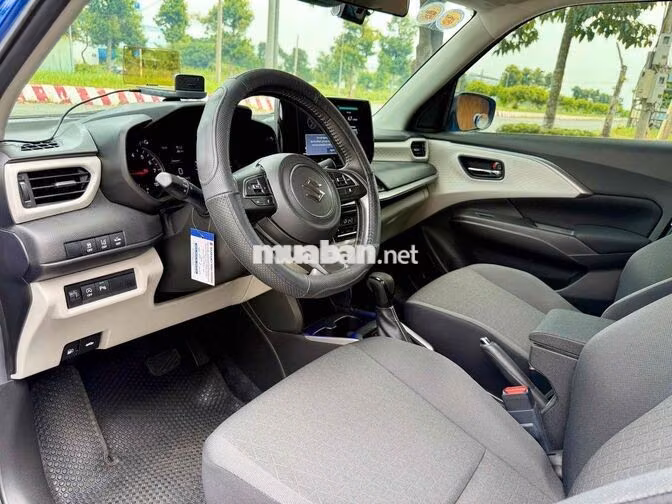 Suzuki Swift Hybrid 2025 Xanh CVT 3.000 KM Cho Góp