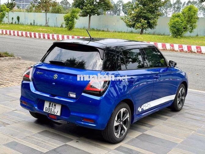 Suzuki Swift Hybrid 2025 Xanh CVT 3.000 KM Cho Góp