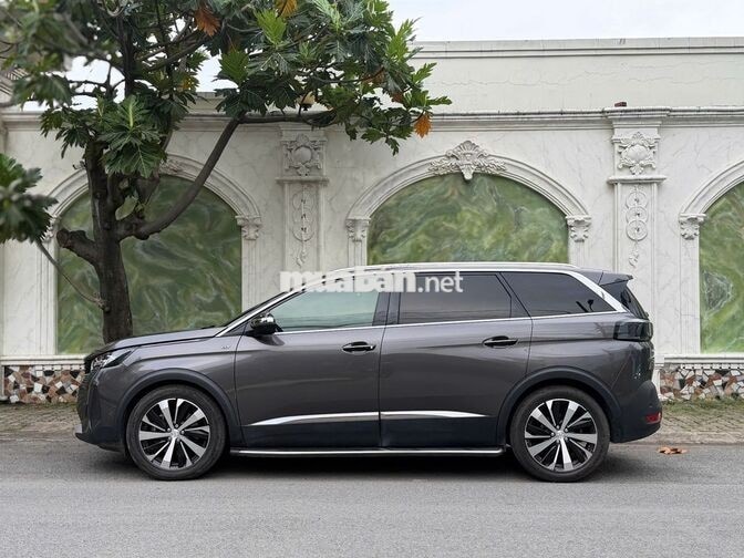 Peugeot 5008 GT 1.6 AT 2023 Xám | 46,000 Km