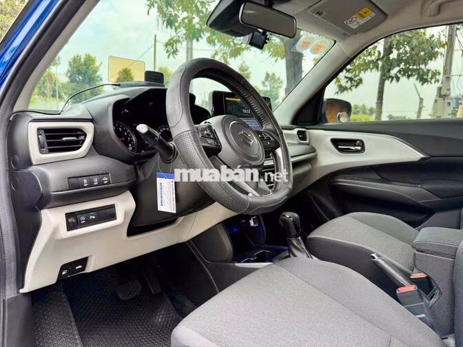 Suzuki Swift Hybrid 2025 Xanh CVT 3.000 KM Cho Góp