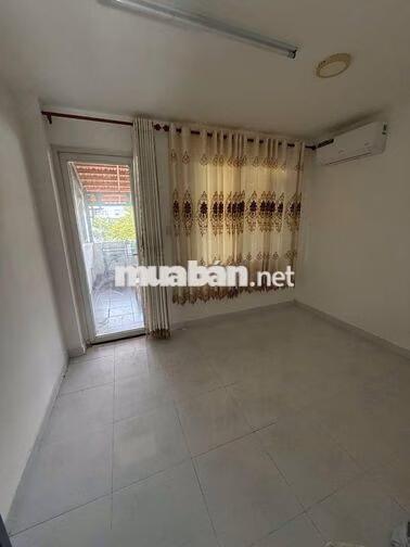 Gần một cây số với Đại học Sài Gòn Đại học mở