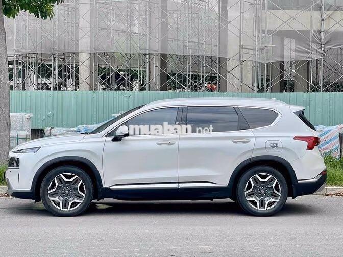 Hyundai SantaFe 2022 2.2D Cao Cấp Trắng 36.000 km