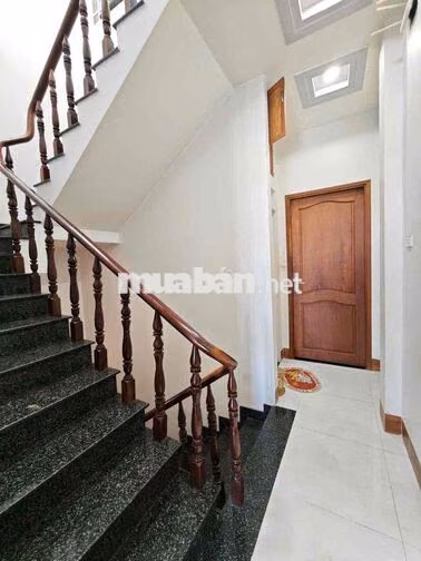 chính chủ bán nhà 4x11 lê văn quưới