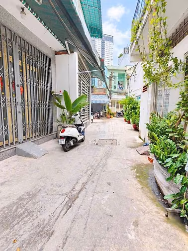 Nhỉnh 3 tỷ đã sở hữu nhà phố Âu Dương Lân Quận 8 