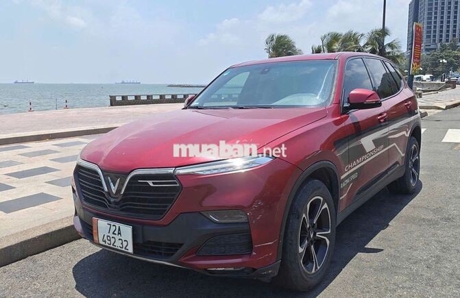 VinFast Lux SA Base 2021 Đỏ