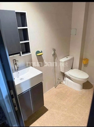 Nhà riêng 1 trệt + 1 lầu,2p ngủ-đường Cô Giang giá 15tr/tháng        