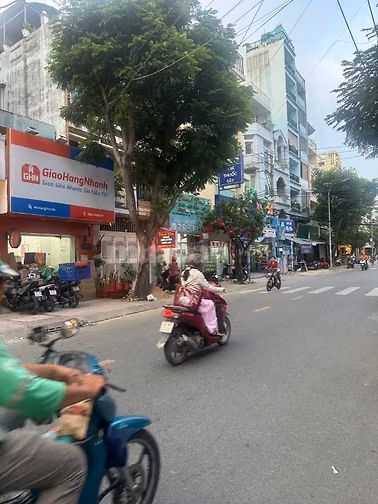 Bán nhà 3 lầu, sân thượng, 2 mặt tiền trước sau, P. Vĩnh Hội, Quận 4