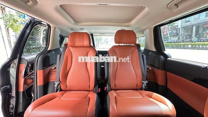 KIA Carnival Signature 3.5 V6 2022 Đen 7 vạn km
