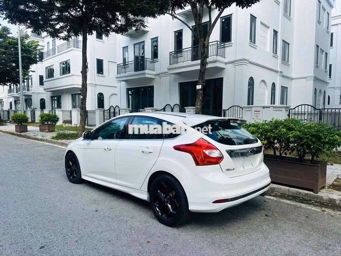 Ford Focus 2014 S Trắng Tự động