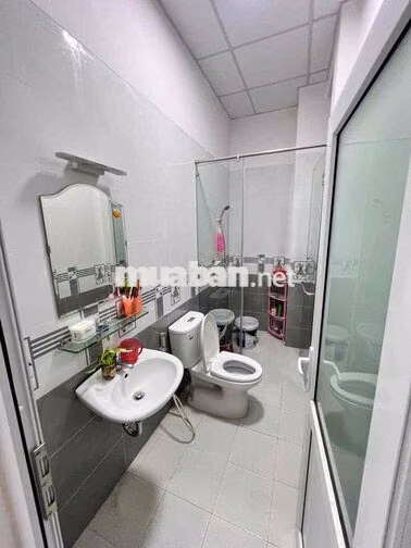 Nhà trệt 2 lầu full nội thất KDC Hưng Phú 1
